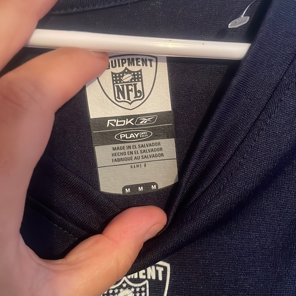 New England Patriots lightweight, long sleeve shirt. - Picture 3 of 5